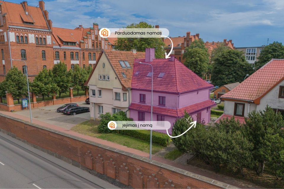 Parduodamas namas Klaipėdoje - gyvenamasis mūrinis namas su garažu ir 4,87 a sklypu pačiame Klaipėdos centre H. Manto g. 82A!