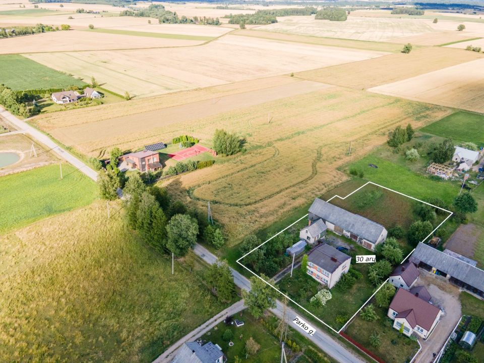 Parduodamas mūrinis namas Parko g. 31, Maneikių k., Kelmės r. (3km nuo Kelmės m.).