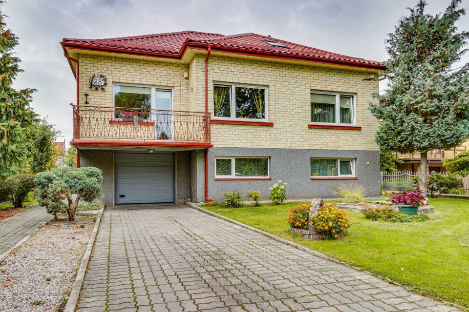 Parduodamas erdvus mūrinis gyvenamasis namas Šiauliuose, Klaipėdos g.