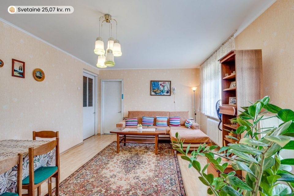 Parduodamas mūrinis namas su 15 arų žemės sklypu Kelmėje, Vakaro g.