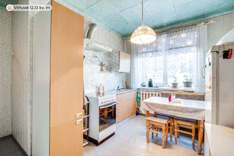 Parduodamas mūrinis namas su 15 arų žemės sklypu Kelmėje, Vakaro g.