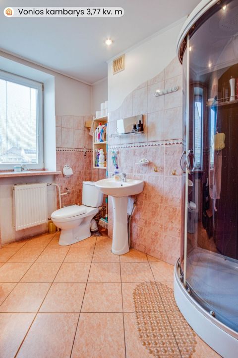 Parduodamas mūrinis namas su 15 arų žemės sklypu Kelmėje, Vakaro g.