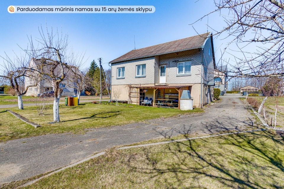 Parduodamas mūrinis namas su 15 arų žemės sklypu Kelmėje, Vakaro g.