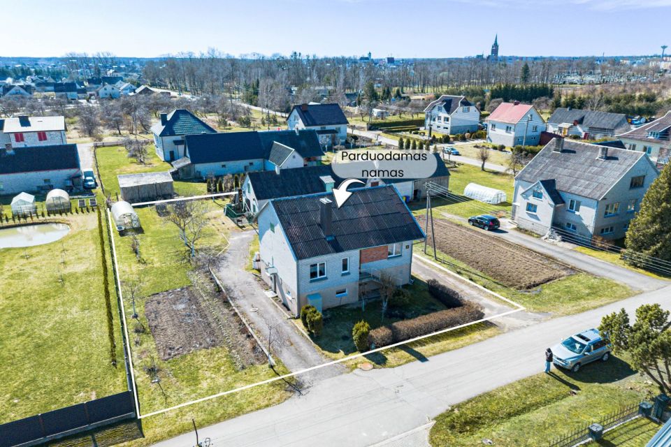 Parduodamas mūrinis namas su 15 arų žemės sklypu Kelmėje, Vakaro g.