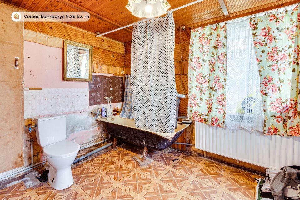 Parduodamas mūrinis namas su 16,69 arų žemės sklypu Alksniupių k., Radviliškio r.