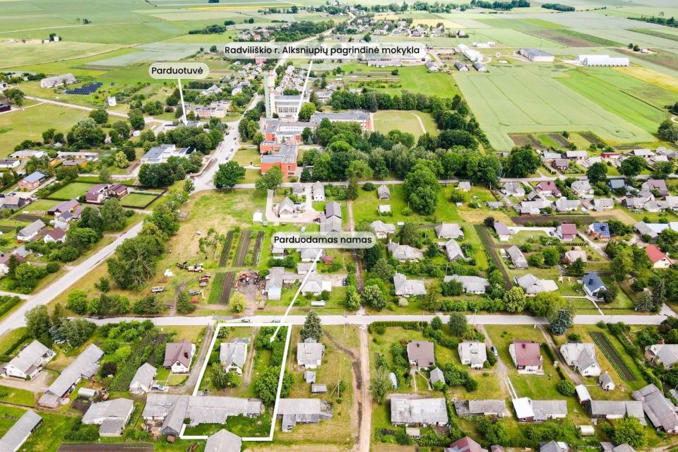 Parduodamas mūrinis namas su 16,69 arų žemės sklypu Alksniupių k., Radviliškio r.