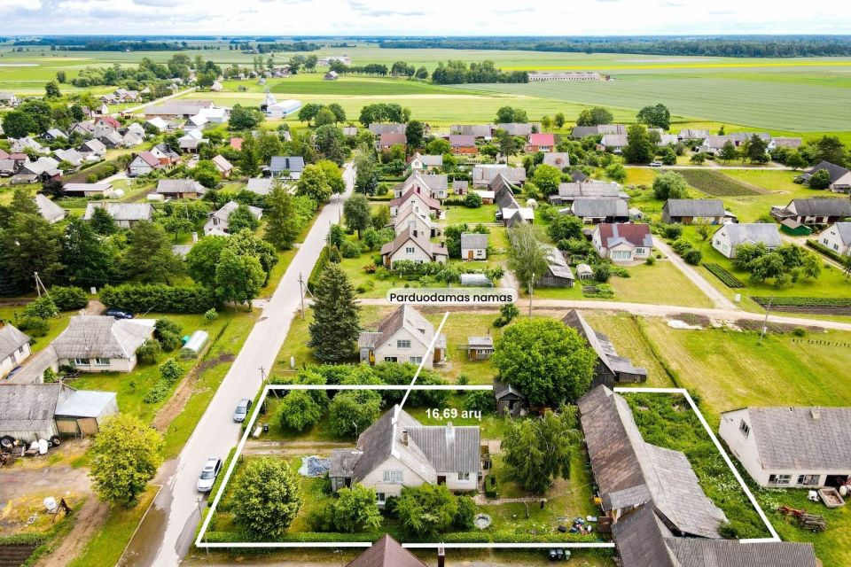 Parduodamas mūrinis namas su 16,69 arų žemės sklypu Alksniupių k., Radviliškio r.