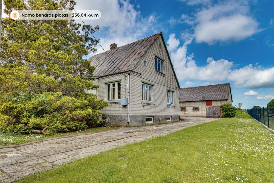 Parduodamas mūrinis namas su 29,40 arų sklypu &scaron;alia Varnių miestelio, Nakačios g. 9, Ožtakių k., Tel&scaron;ių r.