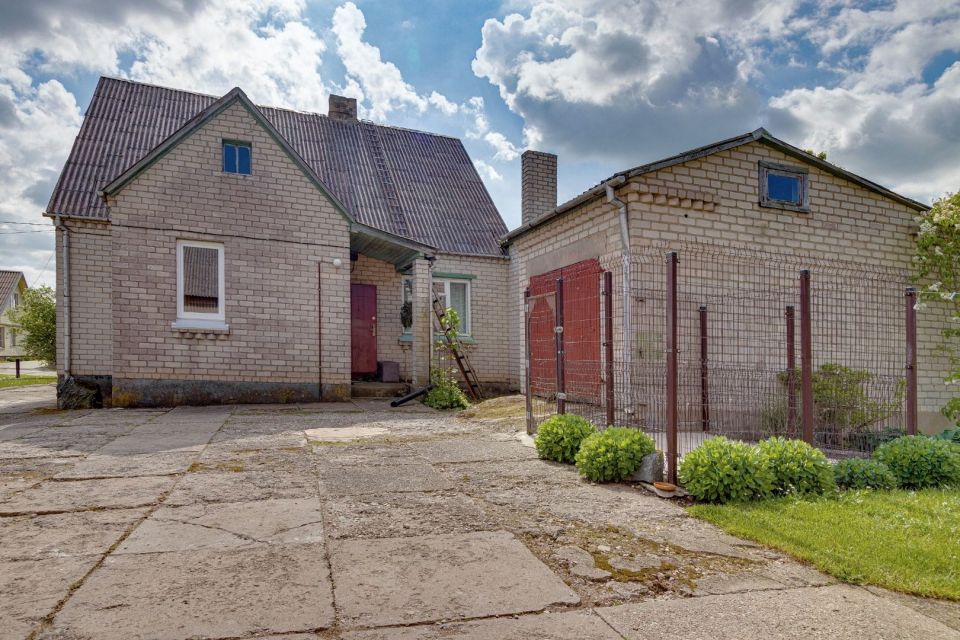 Parduodamas mūrinis namas su 29,40 arų sklypu &scaron;alia Varnių miestelio, Nakačios g. 9, Ožtakių k., Tel&scaron;ių r.