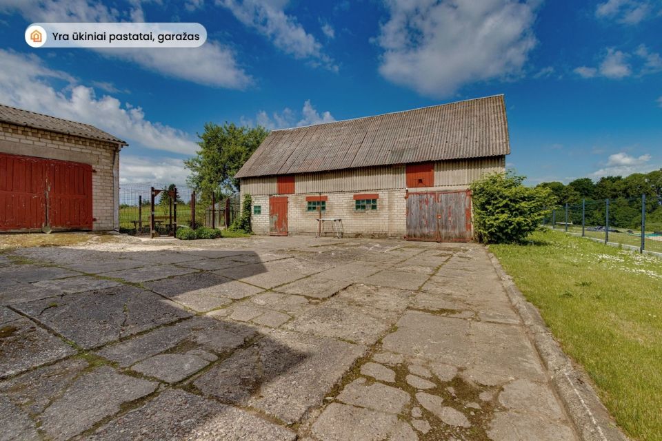 Parduodamas mūrinis namas su 29,40 arų sklypu &scaron;alia Varnių miestelio, Nakačios g. 9, Ožtakių k., Tel&scaron;ių r.
