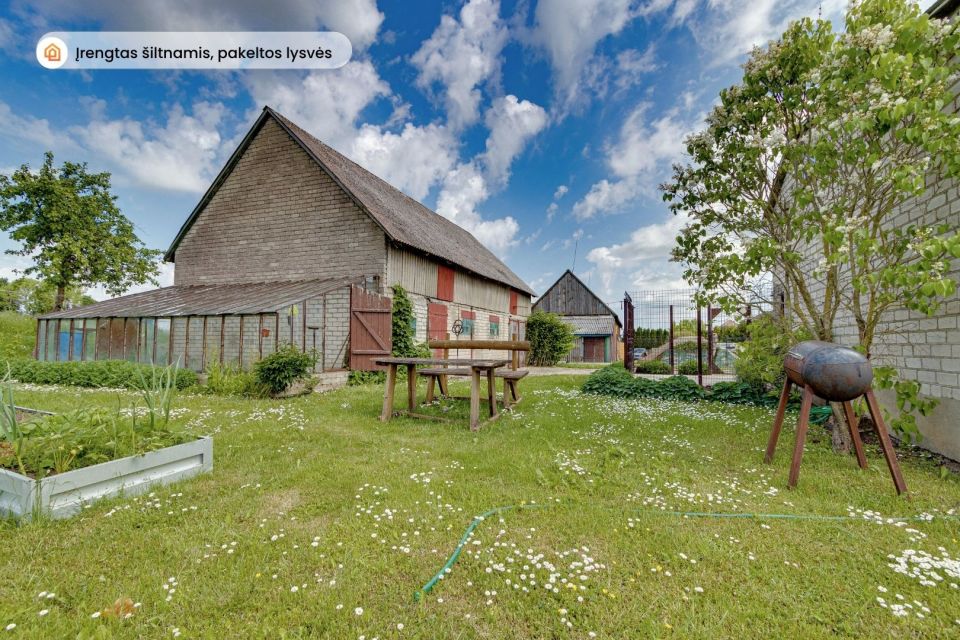 Parduodamas mūrinis namas su 29,40 arų sklypu &scaron;alia Varnių miestelio, Nakačios g. 9, Ožtakių k., Tel&scaron;ių r.