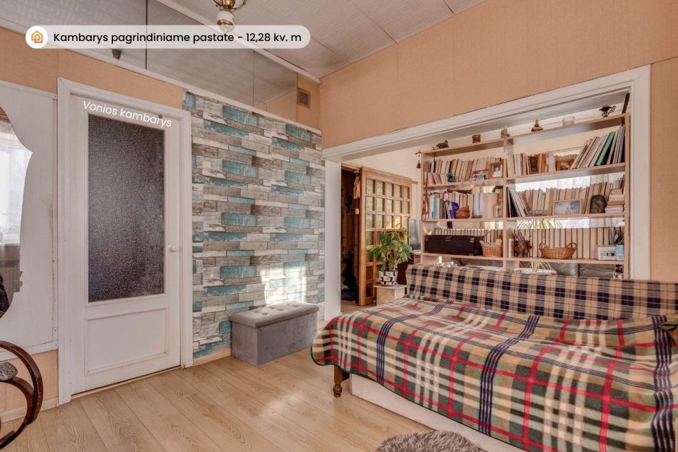 Parduodamas mūrinis namas su garažu, tinkantis verslui, &Scaron;iauliuose, &Scaron;im&scaron;ės mikrorajone, Vilkavi&scaron;kio g. 4