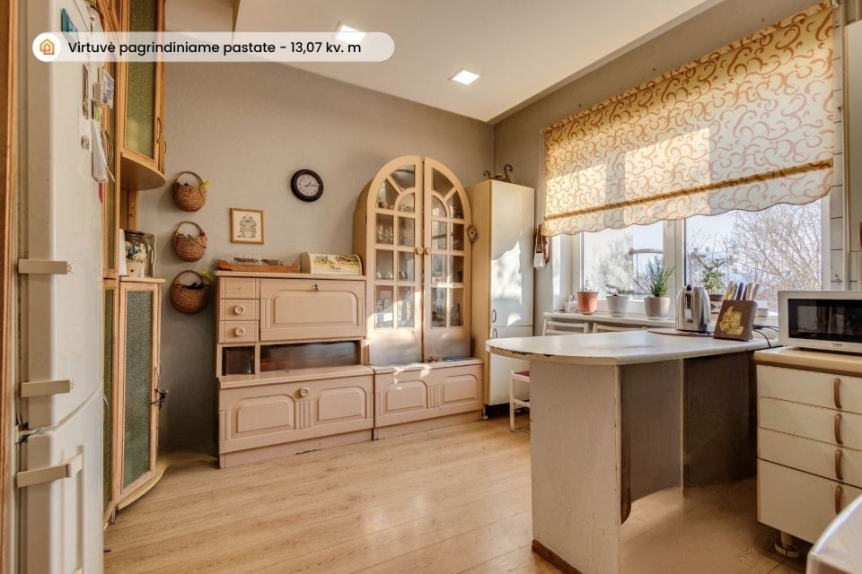 Parduodamas mūrinis namas su garažu, tinkantis verslui, &Scaron;iauliuose, &Scaron;im&scaron;ės mikrorajone, Vilkavi&scaron;kio g. 4