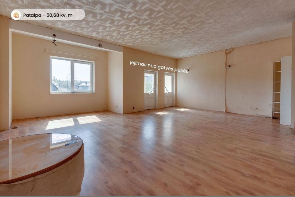 Parduodamas mūrinis namas su garažu, tinkantis verslui, &Scaron;iauliuose, &Scaron;im&scaron;ės mikrorajone, Vilkavi&scaron;kio g. 4