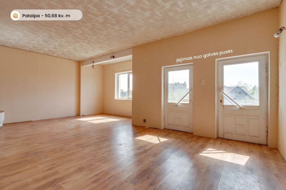 Parduodamas mūrinis namas su garažu, tinkantis verslui, &Scaron;iauliuose, &Scaron;im&scaron;ės mikrorajone, Vilkavi&scaron;kio g. 4