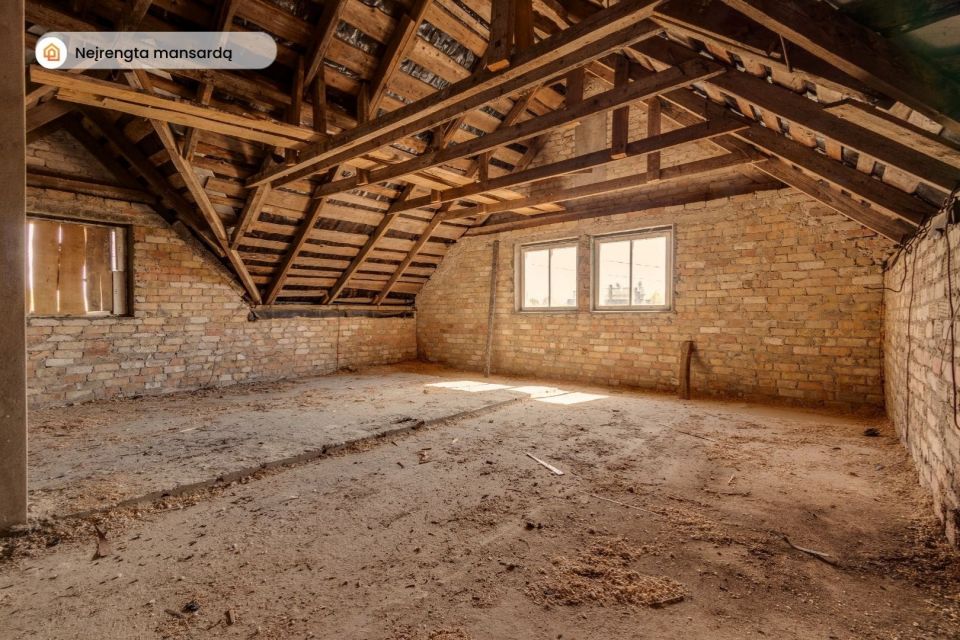 Parduodamas mūrinis namas su garažu, tinkantis verslui, &Scaron;iauliuose, &Scaron;im&scaron;ės mikrorajone, Vilkavi&scaron;kio g. 4