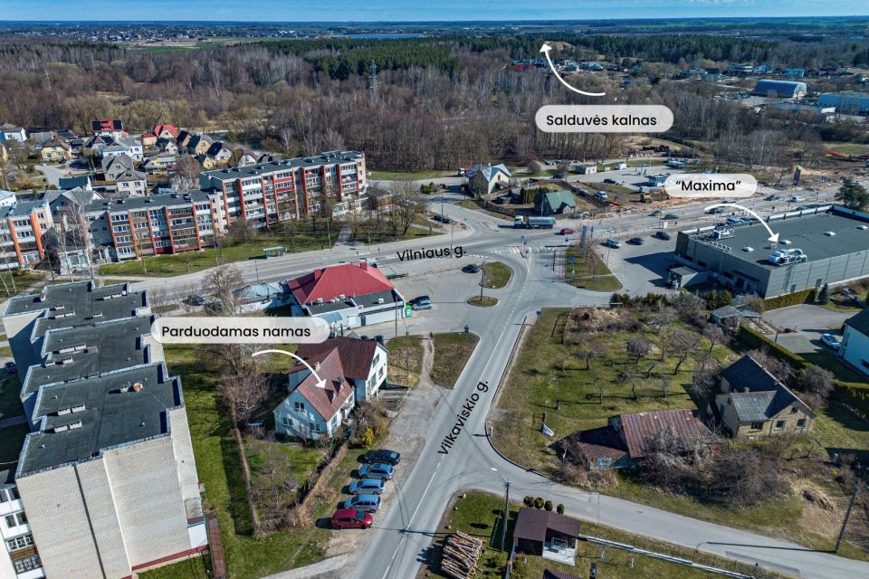 Parduodamas mūrinis namas su garažu, tinkantis verslui, &Scaron;iauliuose, &Scaron;im&scaron;ės mikrorajone, Vilkavi&scaron;kio g. 4