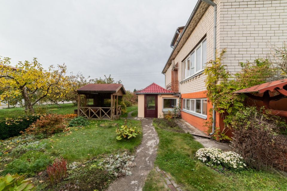 Parduodamas mūrinis namas su ūkiniu pastatu ir 29,54 arų sklypu Užventyje