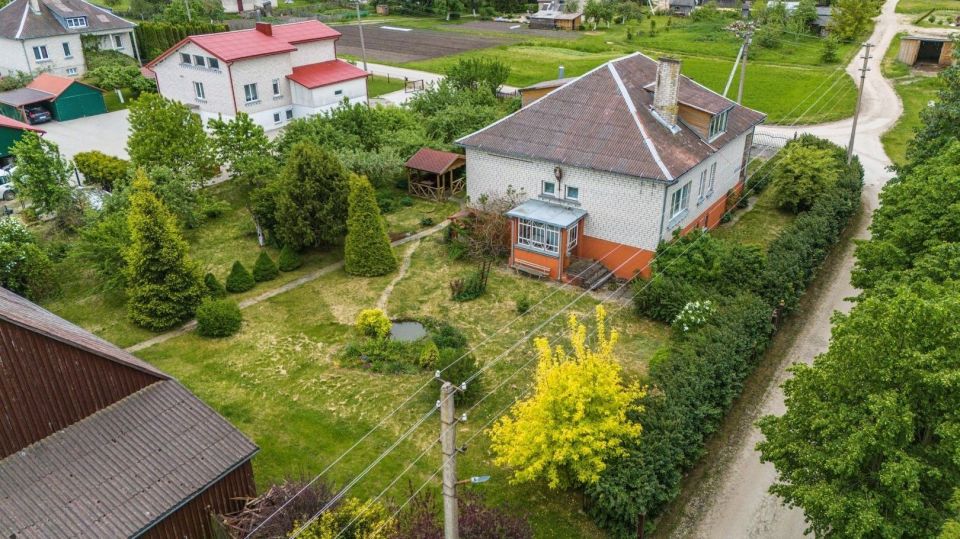 Parduodamas mūrinis namas su ūkiniu pastatu ir 29,54 arų sklypu Užventyje