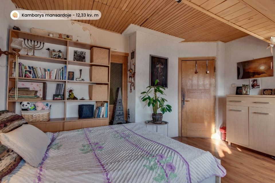 Parduodamas mūrinis namas su vienu garažu bei sklypo dalimi &Scaron;iauliuose, Vilkavi&scaron;kio g. 4