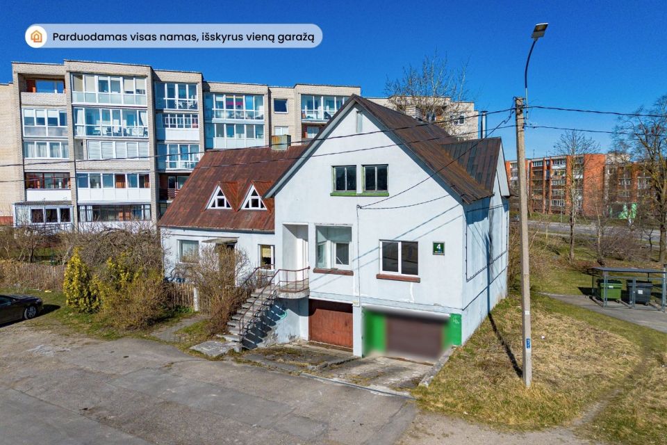 Parduodamas mūrinis namas su vienu garažu bei sklypo dalimi &Scaron;iauliuose, Vilkavi&scaron;kio g. 4