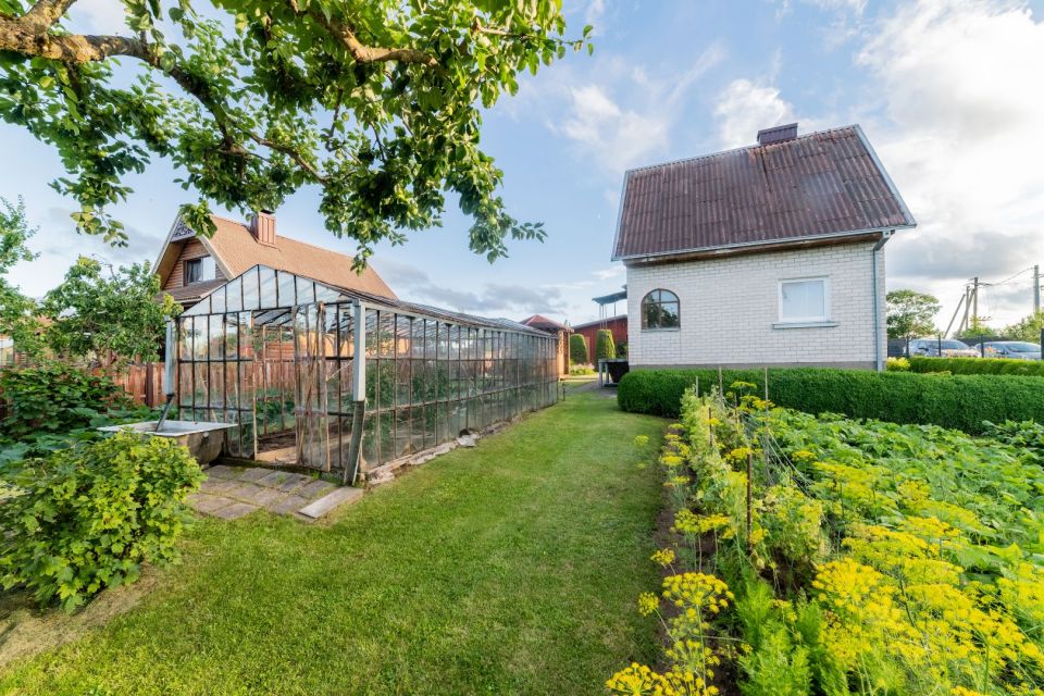 Parduodamas mūrinis sodo namas su 8,39 aro sklypu Gervėnų k., Bubių sen., &Scaron;iaulių r. &ndash; puiki vieta poilsiui gamtos apsuptyje!
