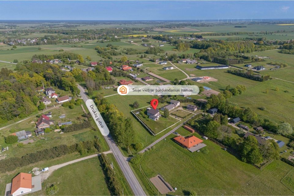 Parduodamas 2 aukštų namas gamtos apsuptyje – nebaigtos statybos namas su erdviu sklypu netoli Priekulės ir Drevernos!