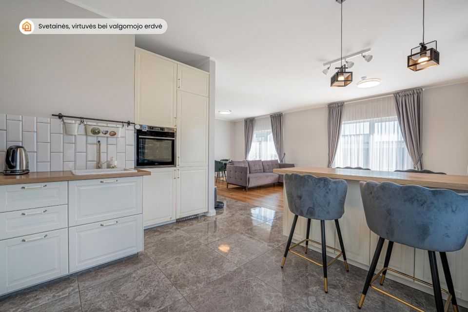 PARDUODAMAS NAMAS KLAIPĖDOS RAJONE - MODERNUS IR JAUKUS ĮSIKŪRĘS  &bdquo;ŽIOGŲ&ldquo; GYVENVIETĖJE, ANSO BRUOŽIO G