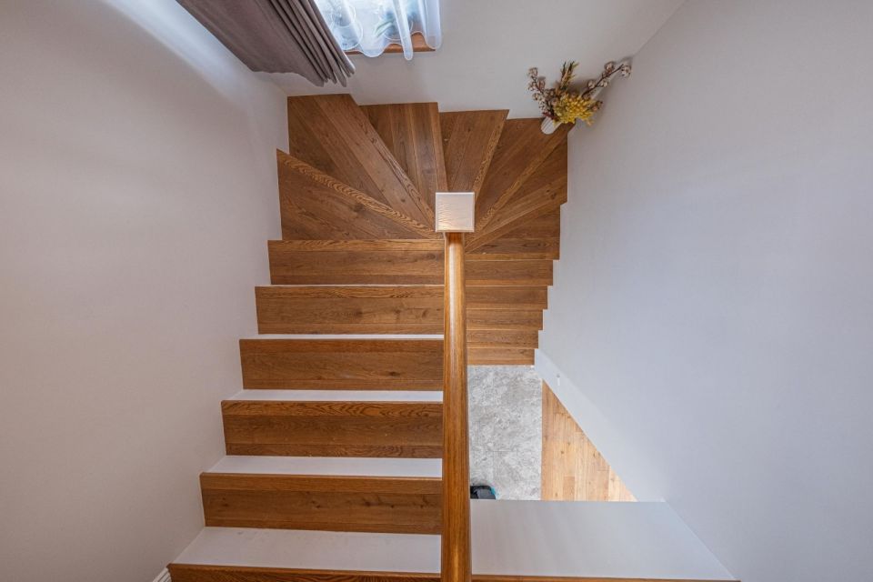 PARDUODAMAS NAMAS KLAIPĖDOS RAJONE - MODERNUS IR JAUKUS ĮSIKŪRĘS  &bdquo;ŽIOGŲ&ldquo; GYVENVIETĖJE, ANSO BRUOŽIO G