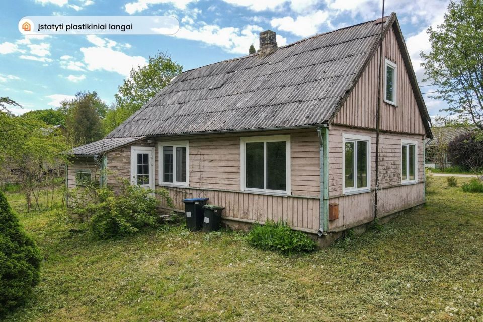 Parduodamas namas šalia tvenkinio Barstyčių miestelio centre, Sedos g. 8, Skuodo r.