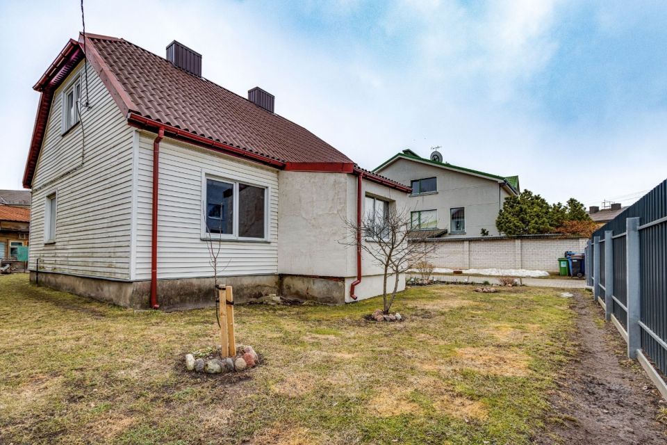 Parduodamas namas &Scaron;iauliuose, prie centrinio miesto parko, Dobilo g. 6