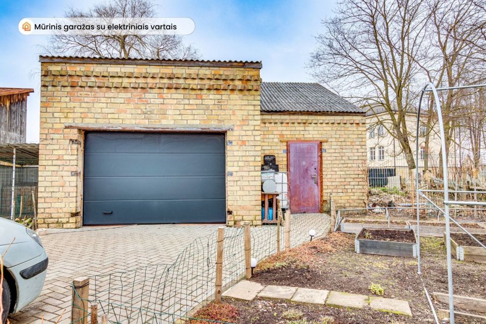 Parduodamas namas &Scaron;iauliuose, prie centrinio miesto parko, Dobilo g. 6