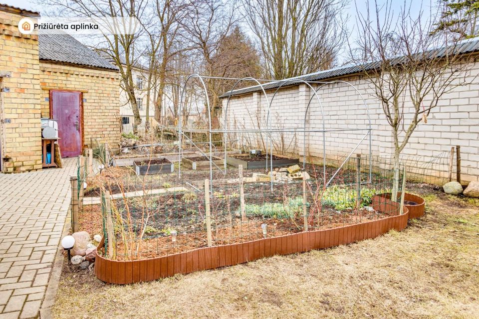 Parduodamas namas &Scaron;iauliuose, prie centrinio miesto parko, Dobilo g. 6