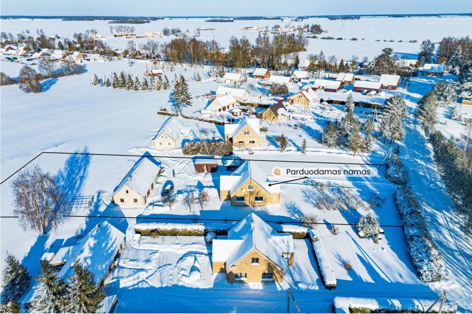 Parduodamas naujai įrengtas namas su erdviu 32,80 arų žemės sklypu Joni&scaron;kio r., Po&scaron;upės k.