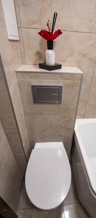 Parduodamas naujai suremontuotas 2 kambarių butas Ežero g. 19, Šiauliuose.