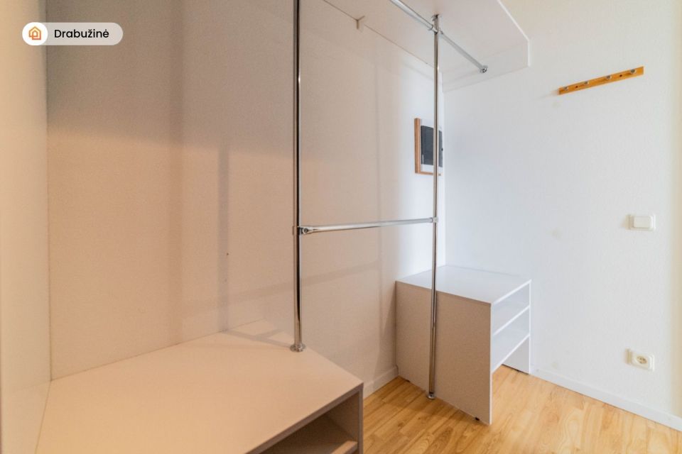 Parduodamas per du aukštus, išskirtinis 4 k. butas miesto centre, Dvaro g. 50, Šiauliuose