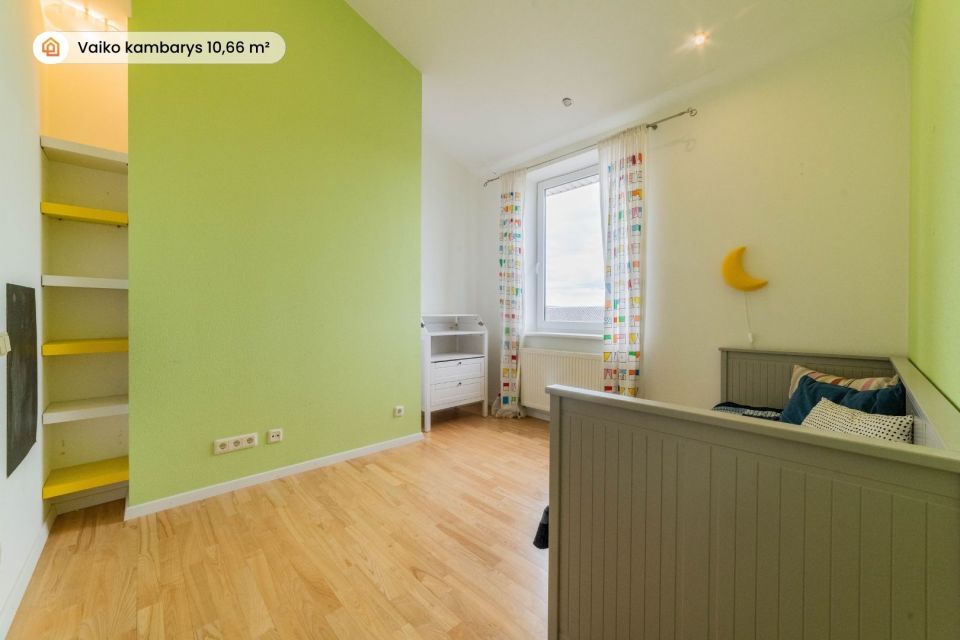Parduodamas per du aukštus, išskirtinis 4 k. butas miesto centre, Dvaro g. 50, Šiauliuose
