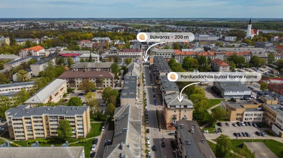 Parduodamas per du aukštus, išskirtinis 4 k. butas miesto centre, Dvaro g. 50, Šiauliuose