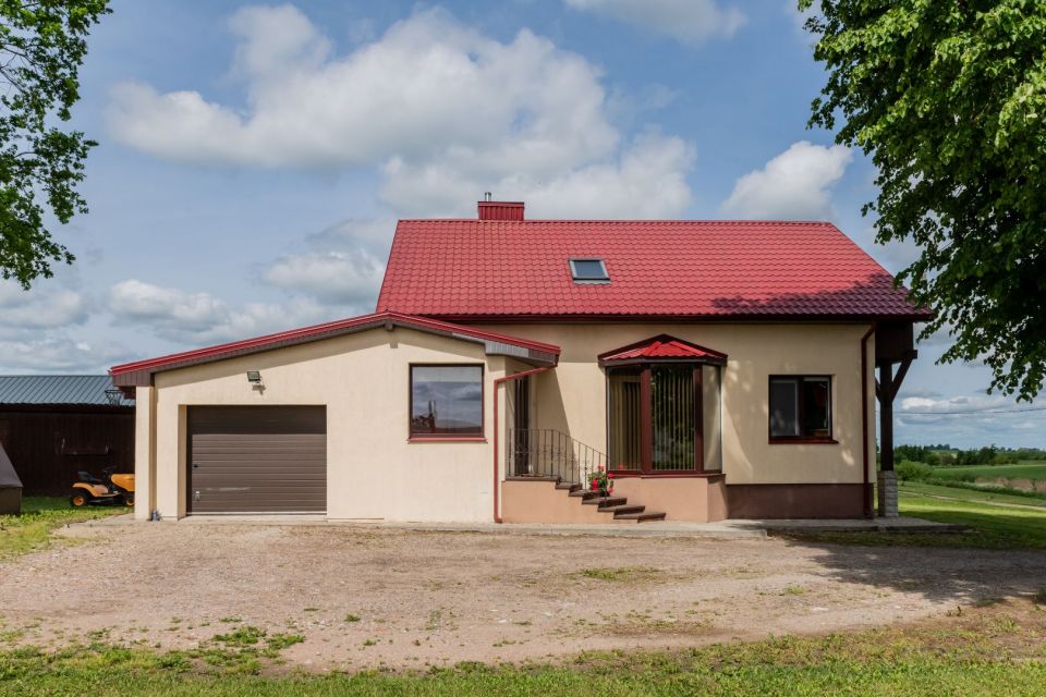 Parduodamas pilnai įrengtas gyvenamasis namas Pailių k., Geltonoji g. 15, &Scaron;iaulių r.