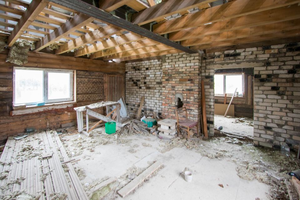 Parduodamas pradėtas rekonstruoti gyvenamas namas  Akmenės r., Pelkelėje, Kruopių g. 15