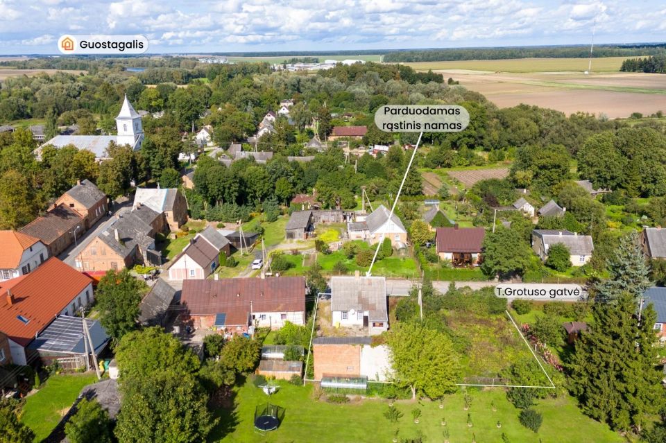 Parduodamas rąstinis, 68,21 kv.m. bendro ploto namas Pakruojo r., Žeimelyje, T.Grotuso g. 6
