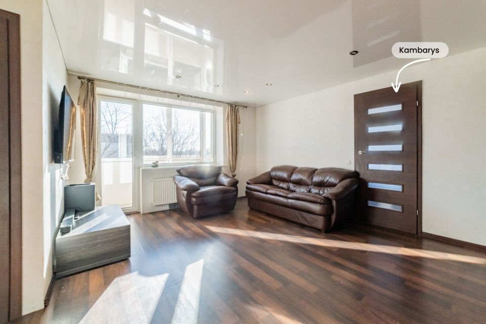 Parduodamas renovuotame name 2 kambarių butas Draugystės pr. 13, &Scaron;iauliuose