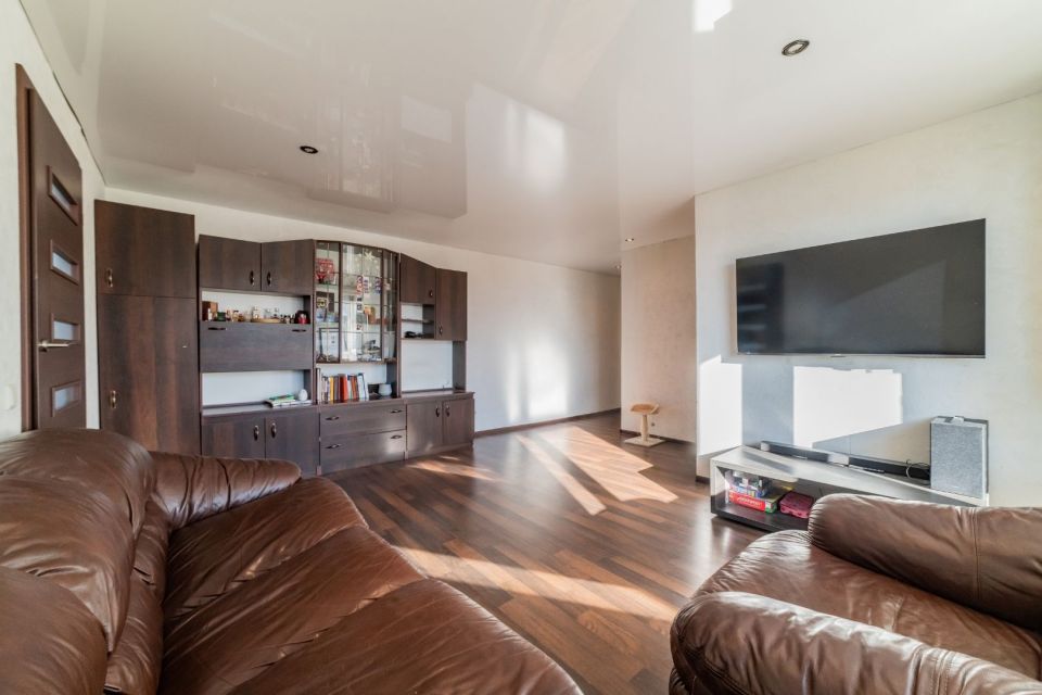 Parduodamas renovuotame name 2 kambarių butas Draugystės pr. 13, &Scaron;iauliuose