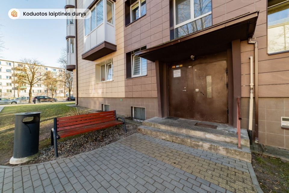 Parduodamas renovuotame name 2 kambarių butas Draugystės pr. 13, &Scaron;iauliuose