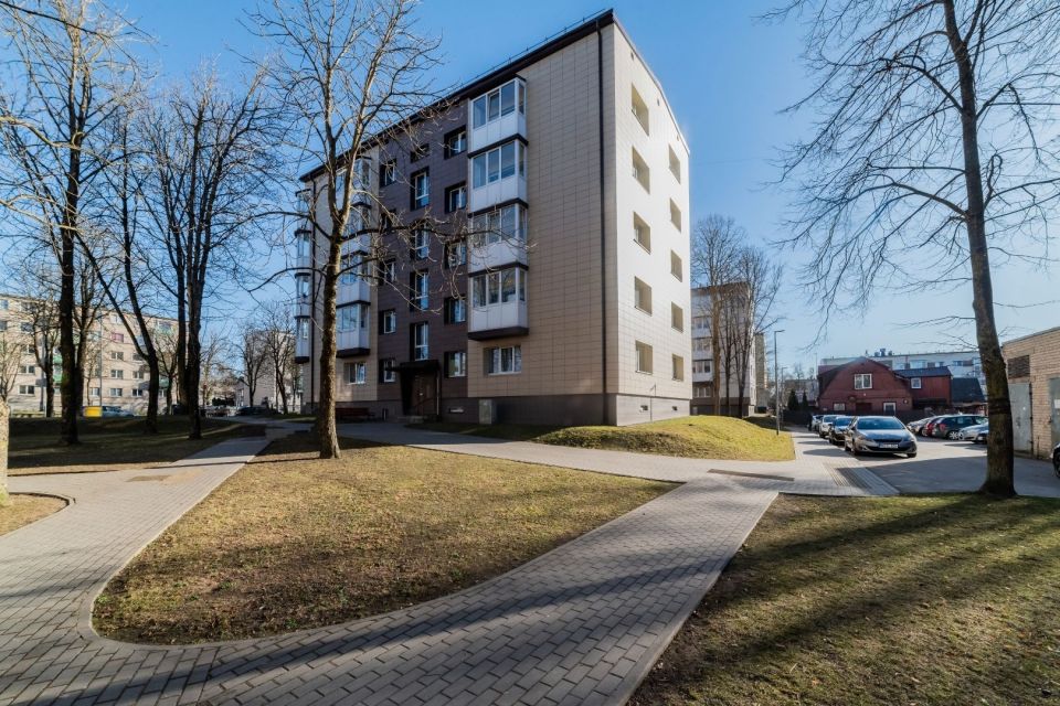 Parduodamas renovuotame name 2 kambarių butas Draugystės pr. 13, &Scaron;iauliuose