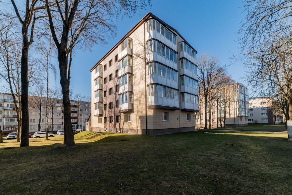 Parduodamas renovuotame name 2 kambarių butas Draugystės pr. 13, &Scaron;iauliuose