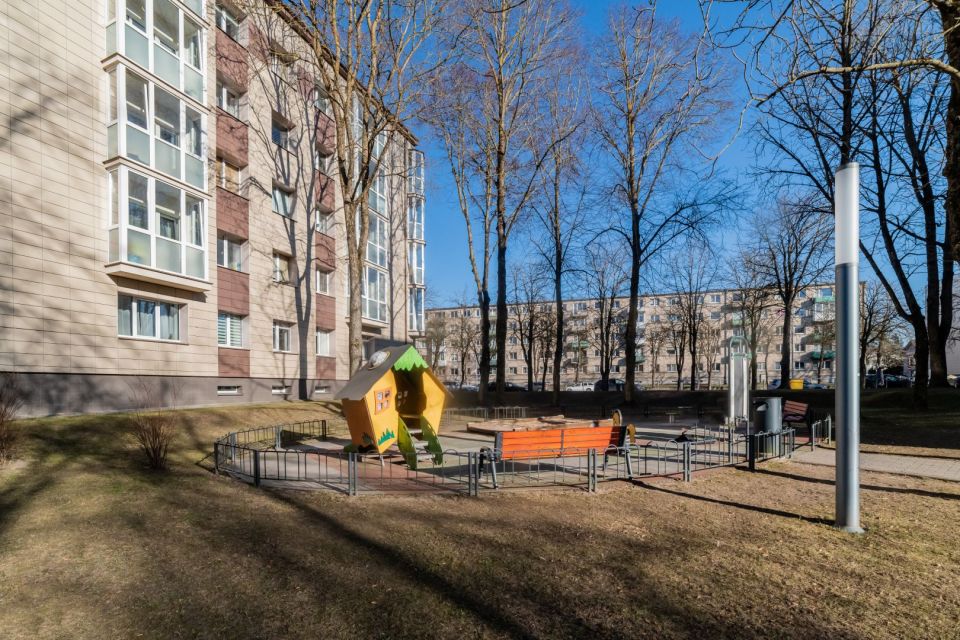 Parduodamas renovuotame name 2 kambarių butas Draugystės pr. 13, &Scaron;iauliuose