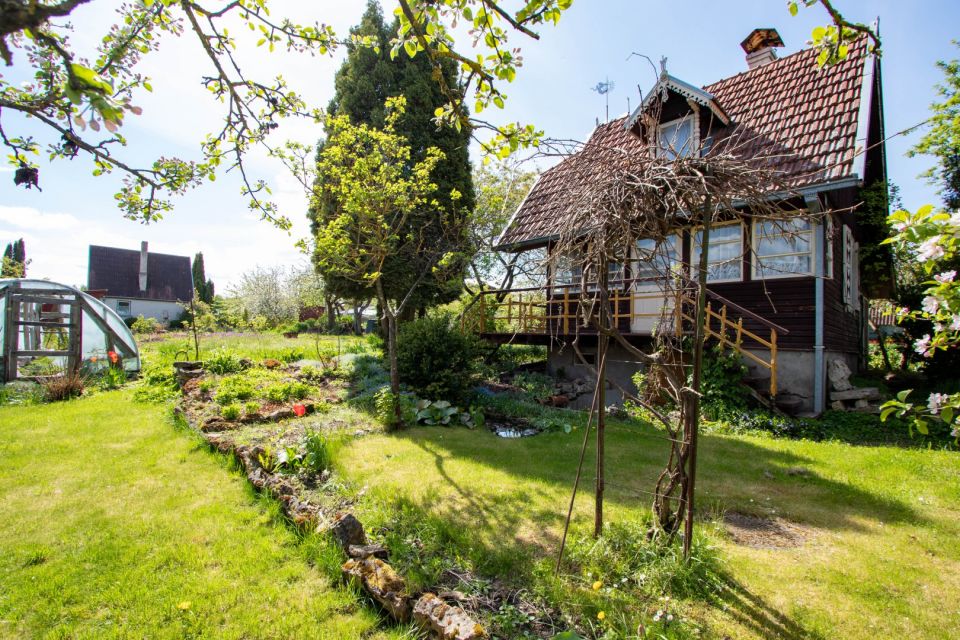 Parduodamas ekologiškas rąstinis sodo namas su molinių čerpių stogo danga SB „Žalieji gervėnai“ , Vyturių g. 28, Gervėnų k., Šiaulių r.