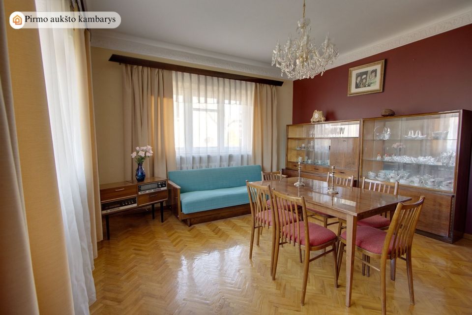 Parduodamas solidus, i&scaron;skirtinio charakterio dviejų auk&scaron;tų mūrinis namas prestižinėje Kauno vietoje &ndash; Aleksote, &Scaron;unskų gatvėje.
