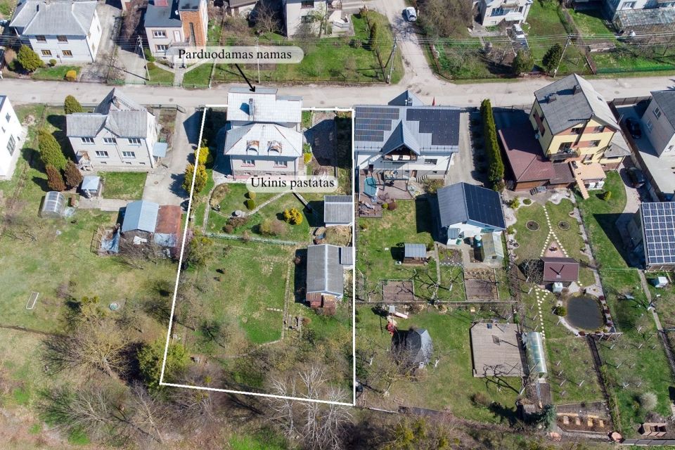 Parduodamas solidus, i&scaron;skirtinio charakterio dviejų auk&scaron;tų mūrinis namas prestižinėje Kauno vietoje &ndash; Aleksote, &Scaron;unskų gatvėje.